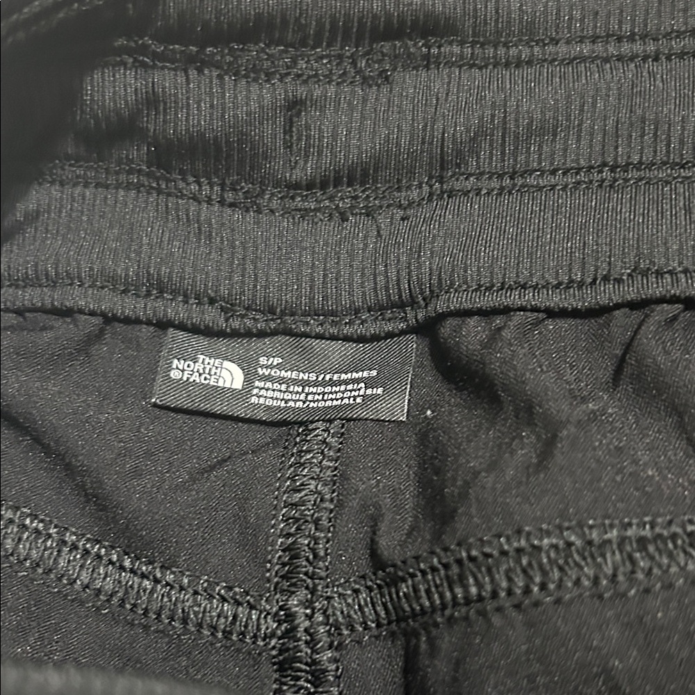 The North Face Women's Black Capris - Picture 12 of 12